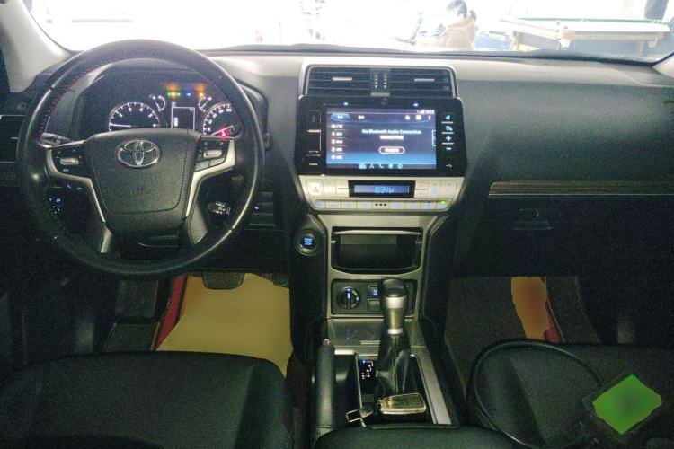 Used Toyota Prado 2019 4.0L TX-L Middle East Center Console