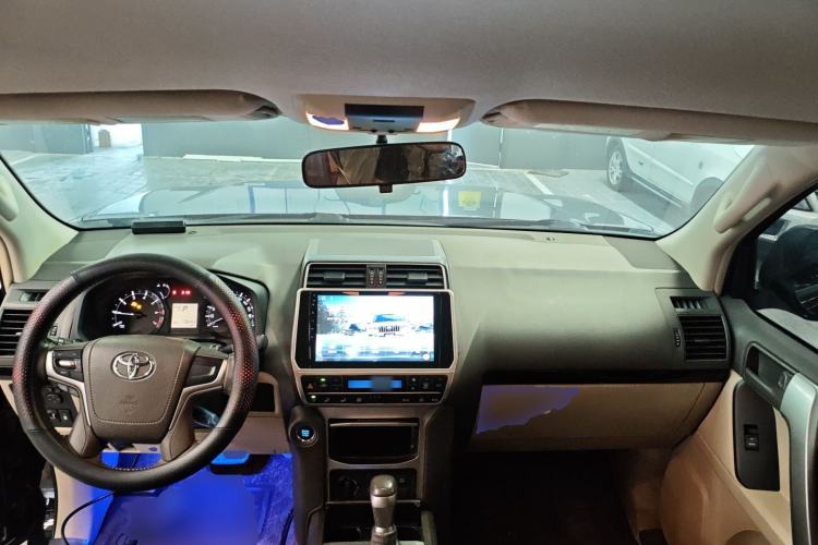 Used Toyota Prado 2019 4.0L TX-L Middle East Center Console