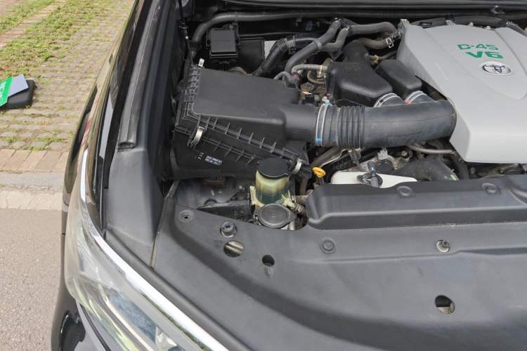 Used Toyota Prado 2019 3.5L Automatic TX-L Deluxe Edition with Rear-Mounted Spare Tire Engine Bay Right