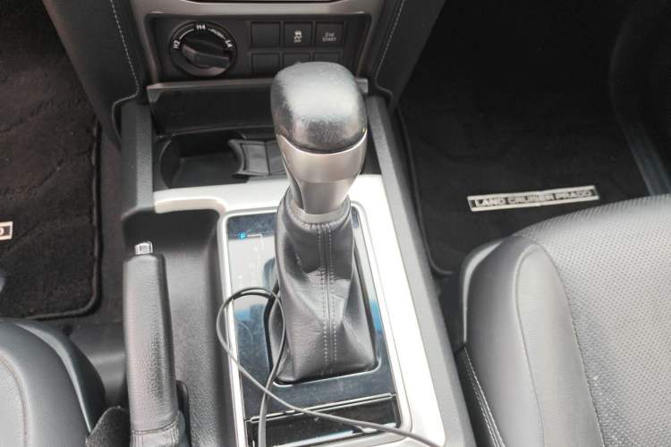 Used Toyota Prado 2019 3.5L Automatic TX-L Deluxe Edition with Rear-Mounted Spare Tire Gear Lever