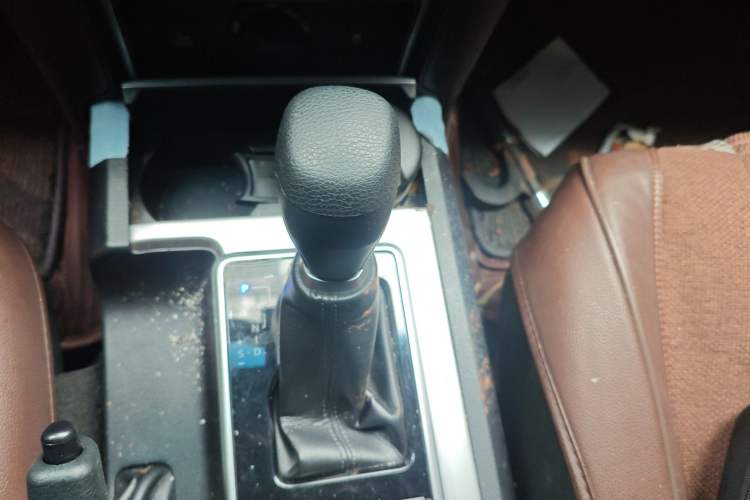 Used Toyota Prado 2019 2.7L TX Aluminum Wheels Underbody Kit Base Version Middle East Gear Lever