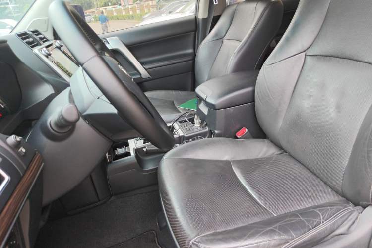 Used Toyota Prado 2019 3.5L Automatic TX-L Deluxe Edition with Rear-Mounted Spare Tire Left Front Seat