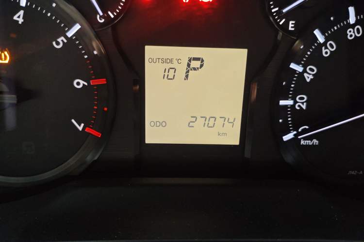 Used Toyota Prado 2019 2.7L TX Aluminum Wheels Underbody Kit Base Version Middle East Odometer Close Up