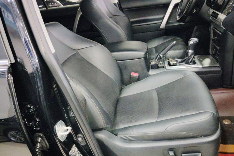 Used Toyota Prado 2019 4.0L TX-L Middle East Right Front Seat