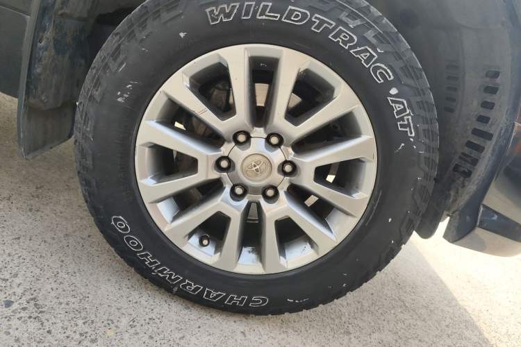 Used Toyota Prado 2019 3.5L Automatic TX-L Deluxe Edition with Rear-Mounted Spare Tire Right Front Wheel Hub