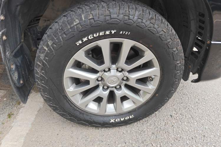 Used Toyota Prado 2019 3.5L Automatic TX-L Deluxe Edition with Rear-Mounted Spare Tire Right Front Wheel Hub