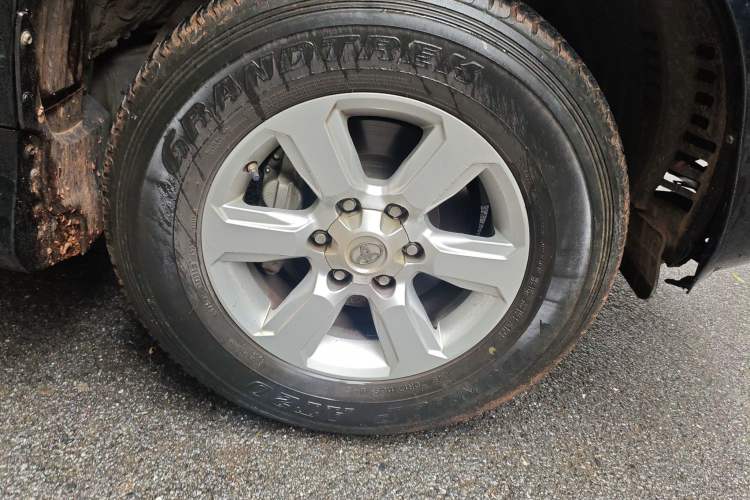 Used Toyota Prado 2019 2.7L TX Aluminum Wheels Underbody Kit Base Version Middle East Right Front Wheel Hub