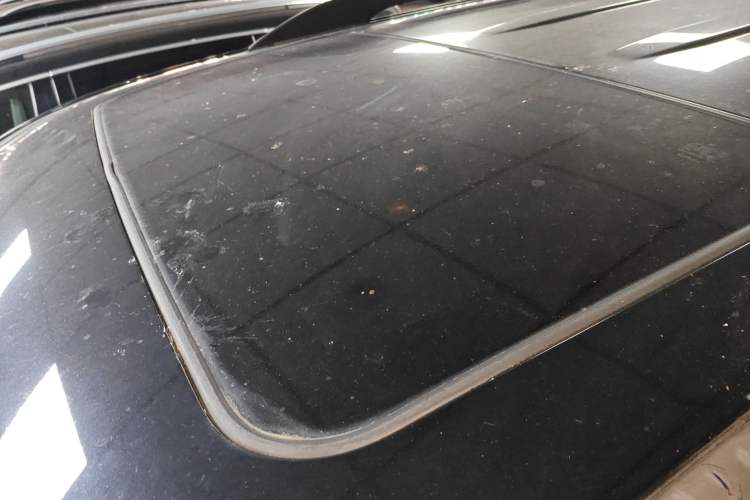 Used Toyota Prado 2019 2.7L TX Steel Wheels Underbody Mounting Sunroof – Middle East Roof