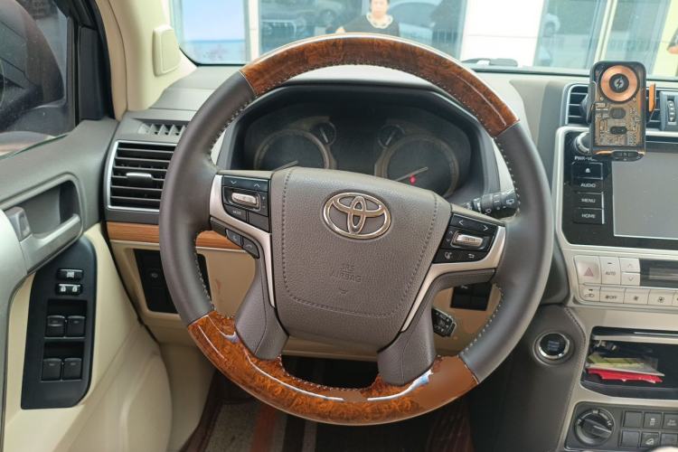 Used Toyota Prado 2019 3.5L Automatic TX-L Deluxe Edition Steering Wheel