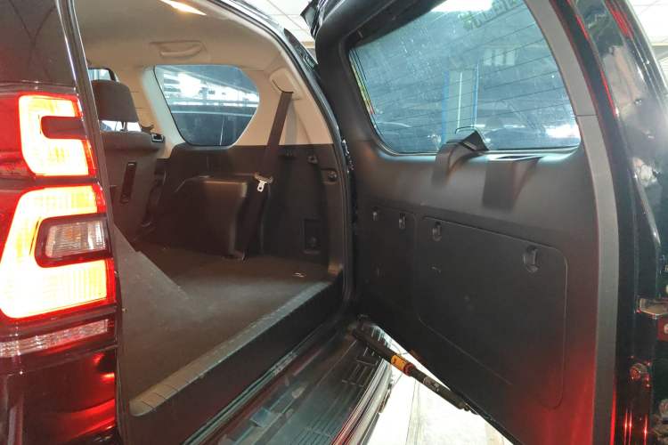 Used Toyota Prado 2019 2.7L TX Steel Wheels Underbody Mounting Sunroof – Middle East Trunk