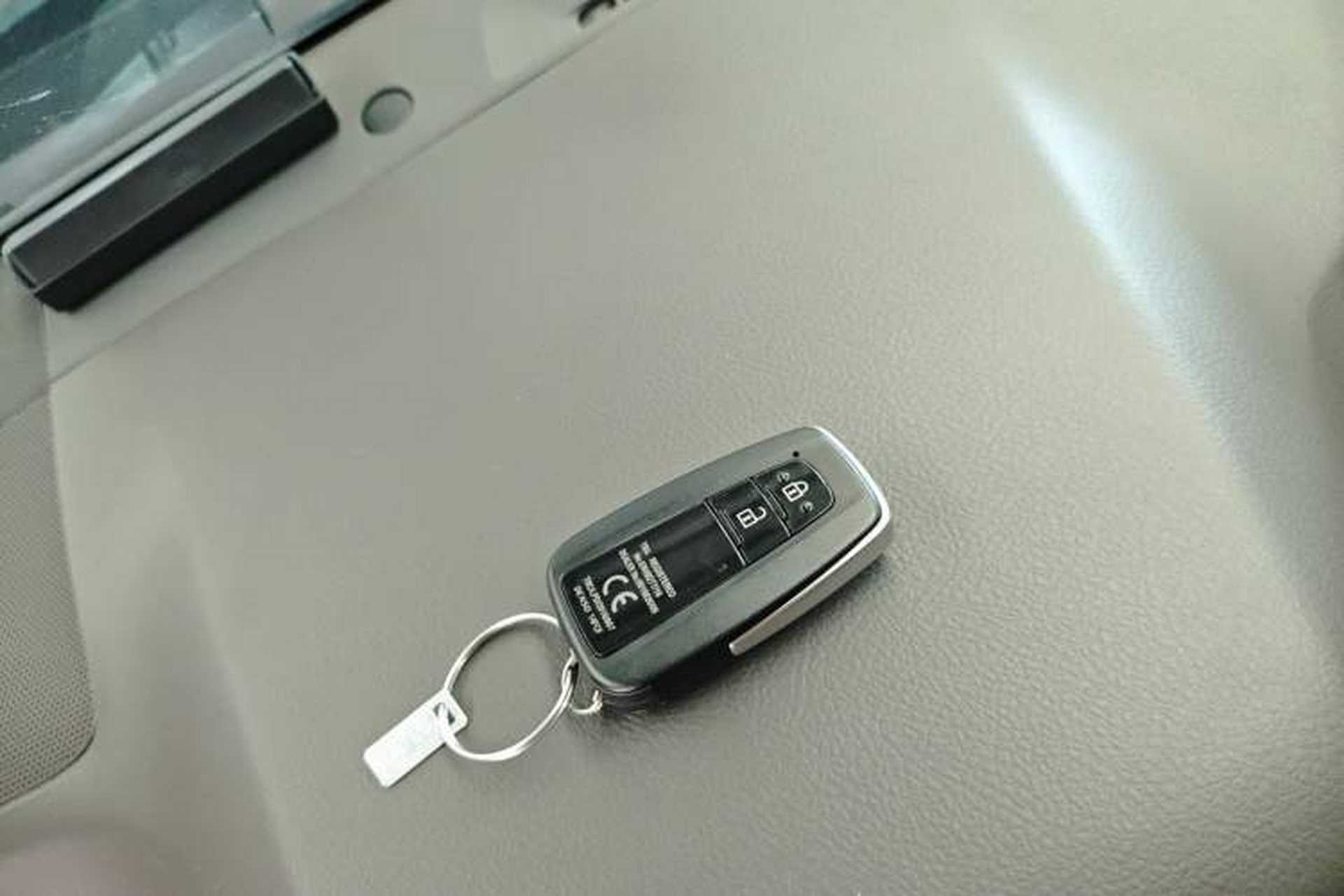 Used Toyota Prado 2019 4.0L TX-L Middle East Vehicle Key
