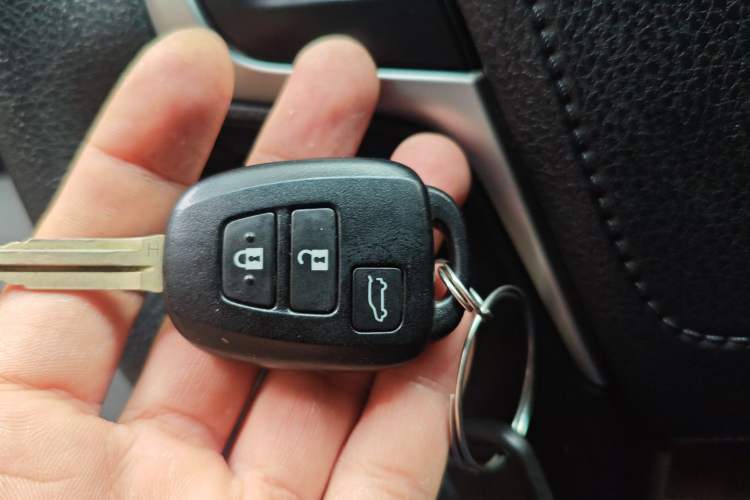 Used Toyota Prado 2019 2.7L TX Aluminum Wheels Underbody Kit Base Version Middle East Vehicle Key