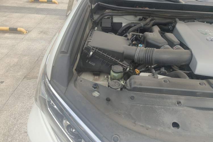 Used Toyota Prado 2019 3.5L Automatic TX-L Deluxe Edition with Rear-Mounted Spare Tire Engine Bay Right