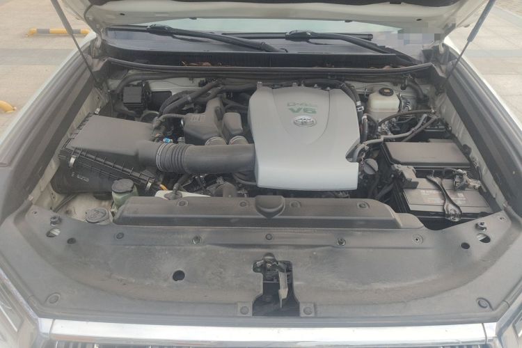Used Toyota Prado 2019 3.5L Automatic TX-L Deluxe Edition with Rear-Mounted Spare Tire Engine Bay