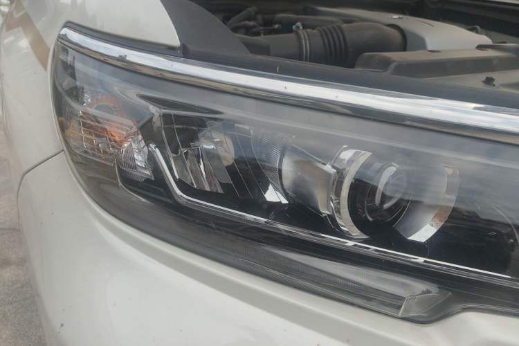 Used Toyota Prado 2019 3.5L Automatic TX-L Deluxe Edition with Rear-Mounted Spare Tire Right Front Headlight