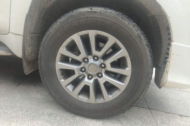 Used Toyota Prado 2019 3.5L Automatic TX-L Deluxe Edition with Rear-Mounted Spare Tire Right Front Wheel Hub
