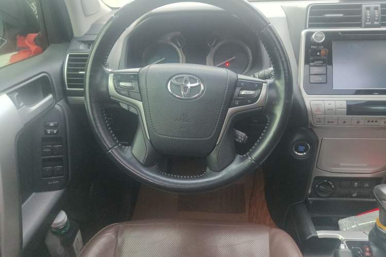Used Toyota Prado 2019 3.5L Automatic TX-L Deluxe Edition with Rear-Mounted Spare Tire Steering Wheel