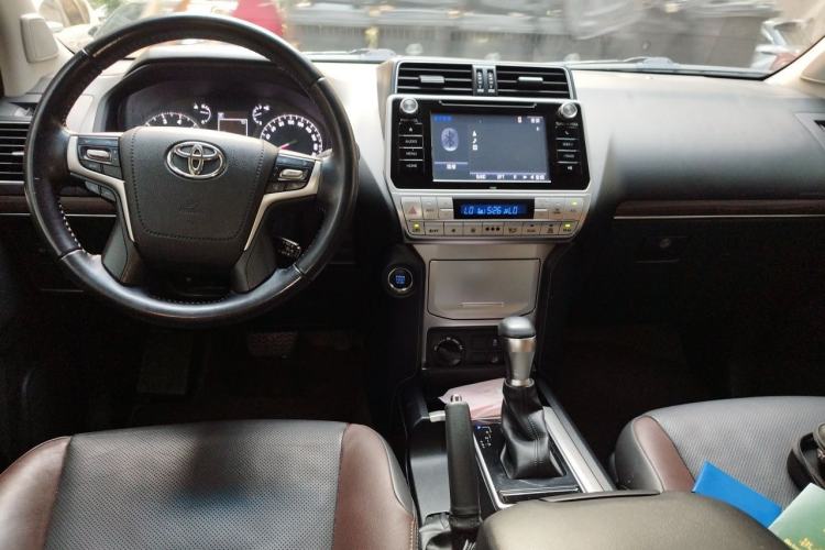 Used Toyota Prado 2019 3.5L Automatic TX-L Deluxe Edition Center Console