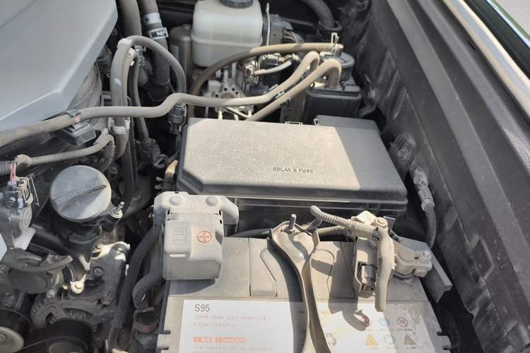 Used Toyota Prado 2019 3.5L Automatic TX-L Deluxe Edition with Rear-Mounted Spare Tire Engine Bay Left