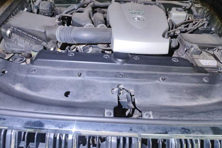 Used Toyota Prado 2019 3.5L Automatic TX-L Deluxe Edition with Rear-Mounted Spare Tire Engine Bay