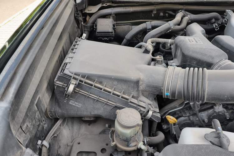 Used Toyota Prado 2019 3.5L Automatic TX-L Deluxe Edition with Rear-Mounted Spare Tire Engine Bay Right