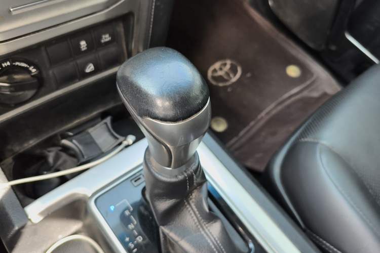 Used Toyota Prado 2019 3.5L Automatic TX-L Deluxe Edition with Rear-Mounted Spare Tire Gear Lever