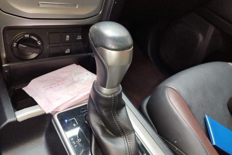 Used Toyota Prado 2019 3.5L Automatic TX-L Deluxe Edition Gear Lever