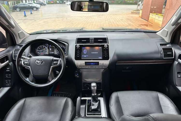 Used Toyota Prado 2019 3.5L Automatic TX-L Deluxe Edition with Rear-Mounted Spare Tire Interior 1