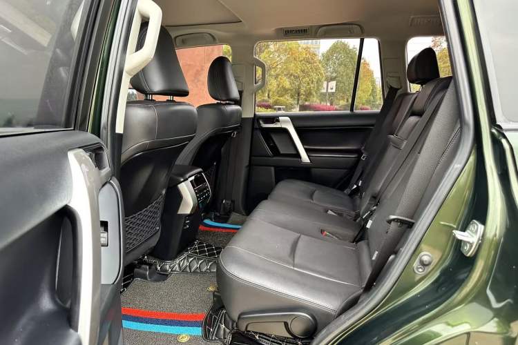 Used Toyota Prado 2019 3.5L Automatic TX-L Deluxe Edition with Rear-Mounted Spare Tire Interior 3