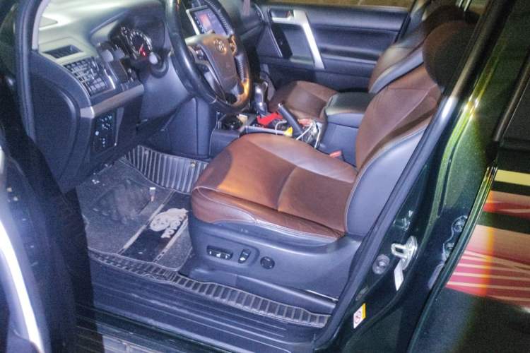 Used Toyota Prado 2019 3.5L Automatic TX-L Deluxe Edition with Rear-Mounted Spare Tire Left Front Seat