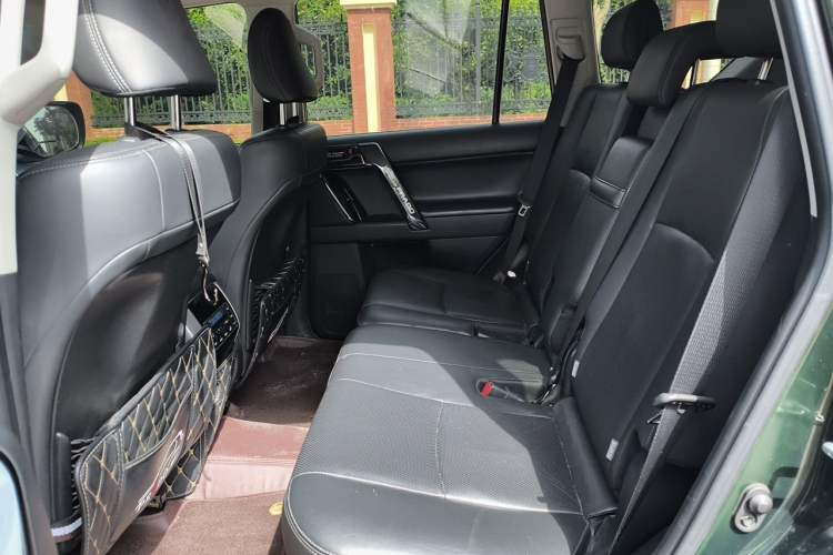 Used Toyota Prado 2019 3.5L Automatic TX-L Deluxe Edition with Rear-Mounted Spare Tire Left Rear Seat