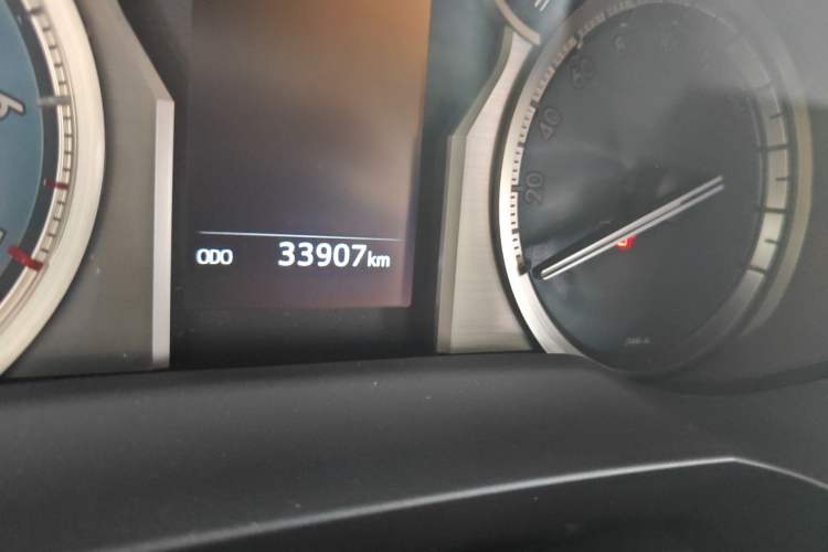 Used Toyota Prado 2019 3.5L Automatic TX-L Deluxe Edition with Rear-Mounted Spare Tire Odometer Close Up