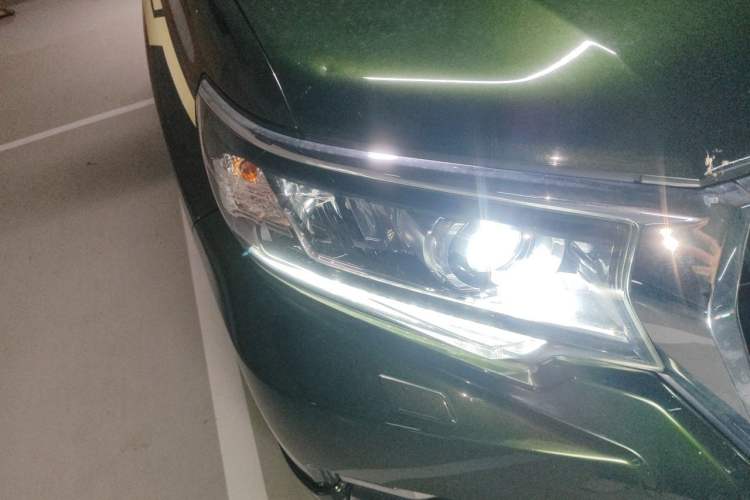 Used Toyota Prado 2019 3.5L Automatic TX-L Deluxe Edition with Rear-Mounted Spare Tire Right Front Headlight