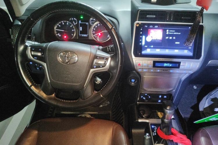 Used Toyota Prado 2019 3.5L Automatic TX-L Deluxe Edition with Rear-Mounted Spare Tire Steering Wheel