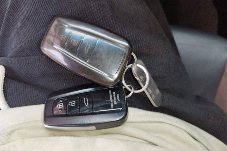 Used Toyota Prado 2019 3.5L Automatic TX-L Deluxe Edition Vehicle Key