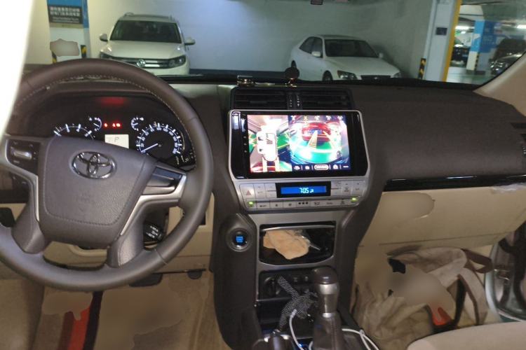 Used Toyota Prado  Center Console