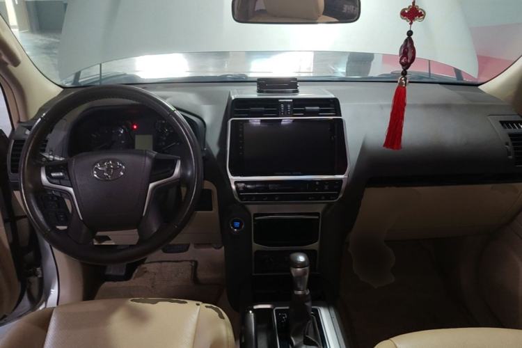 Used Toyota Prado  Center Console