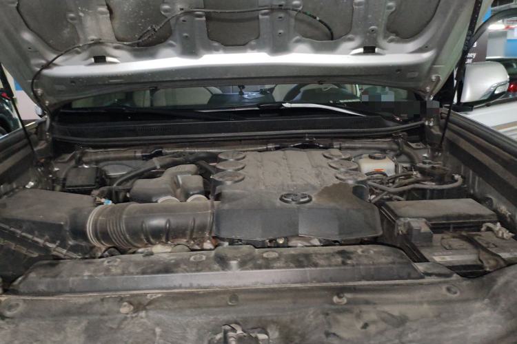 Used Toyota Prado  Engine Bay