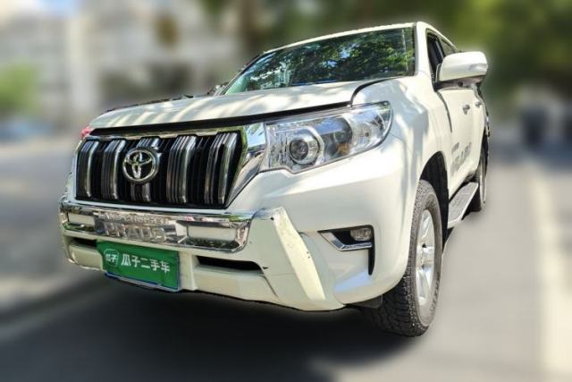 Toyota Prado Toyota Prado 2019, 3.0-liter diesel, 7 seats, spare tire mounted on the rear door, Middle East specification مستعملة