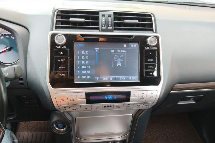 Used Toyota Prado 2019 3.5L Automatic TX-L Deluxe Edition Audio And AC Panel