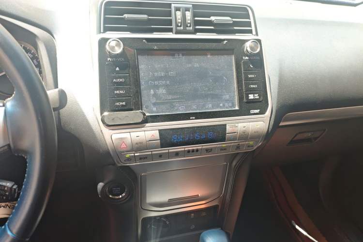 Used Toyota Prado  Audio And AC Panel