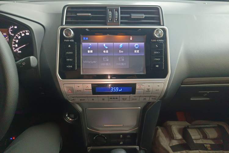 Used Toyota Prado 2019 3.5L Automatic TX-L Deluxe Edition Audio And AC Panel