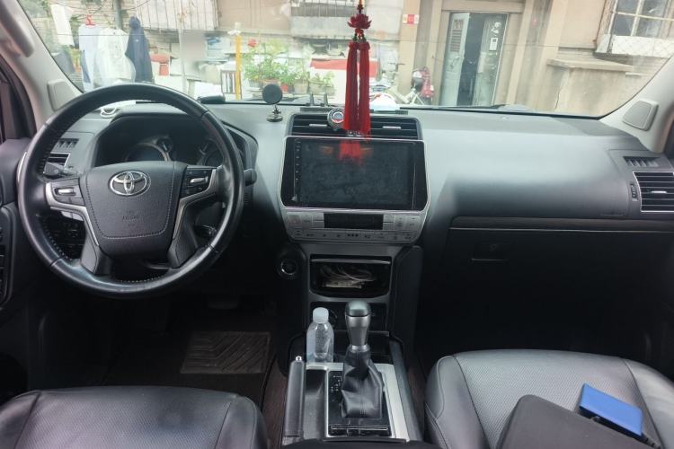 Used Toyota Prado 2019 3.5L Automatic TX-L Deluxe Edition Center Console