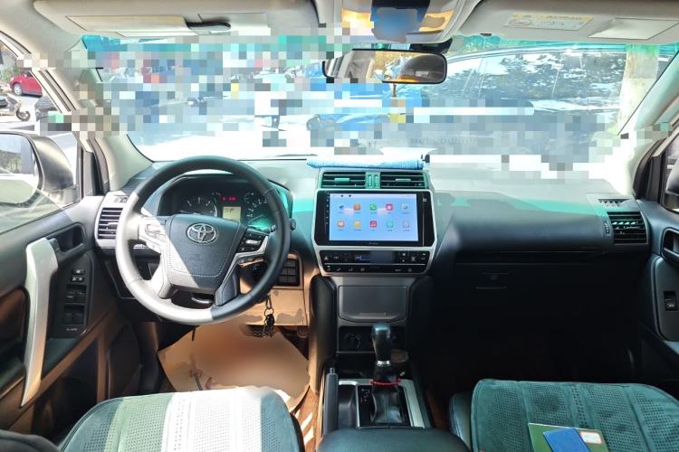 Used Toyota Prado  Center Console