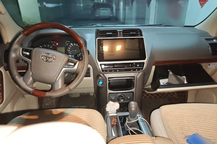Used Toyota Prado 2019 2.7L TX-L U.S. Specification Center Console