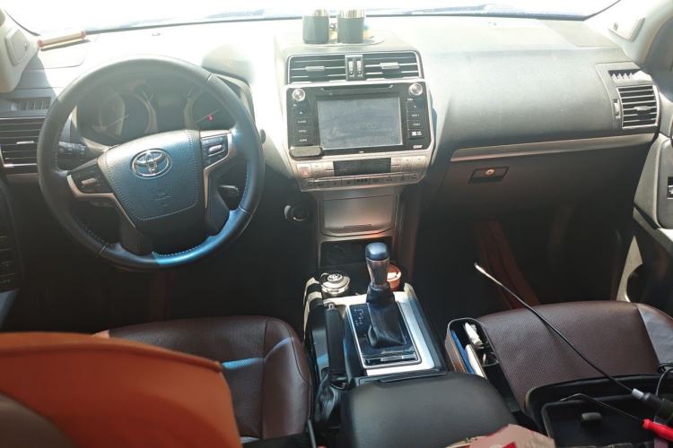Used Toyota Prado  Center Console