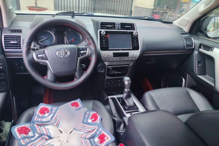 Used Toyota Prado 2019 3.5L Automatic TX-L Deluxe Edition Center Console