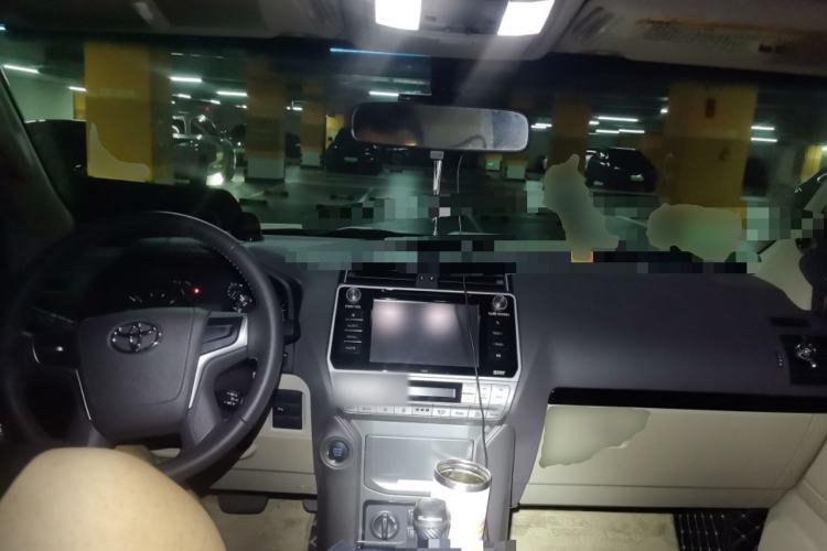 Used Toyota Prado 2019 4.0L TX-L Dual Fuel Sunroof 17-Inch Wheels Middle East Version Center Console