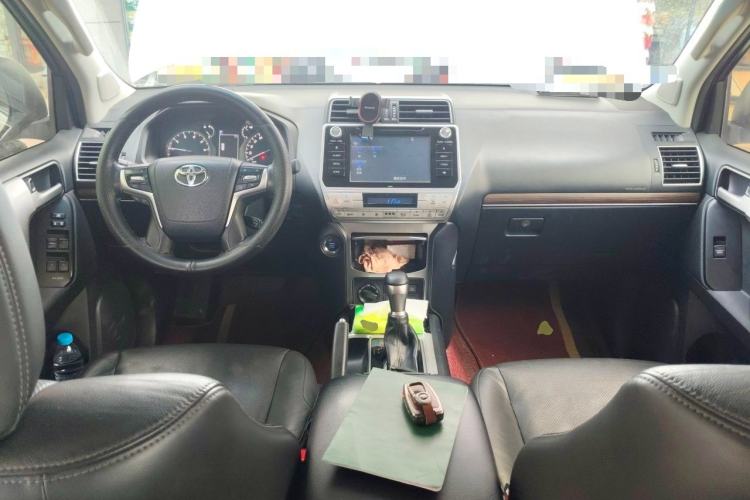 Used Toyota Prado 2019 3.5L Automatic TX-L Deluxe Edition Center Console