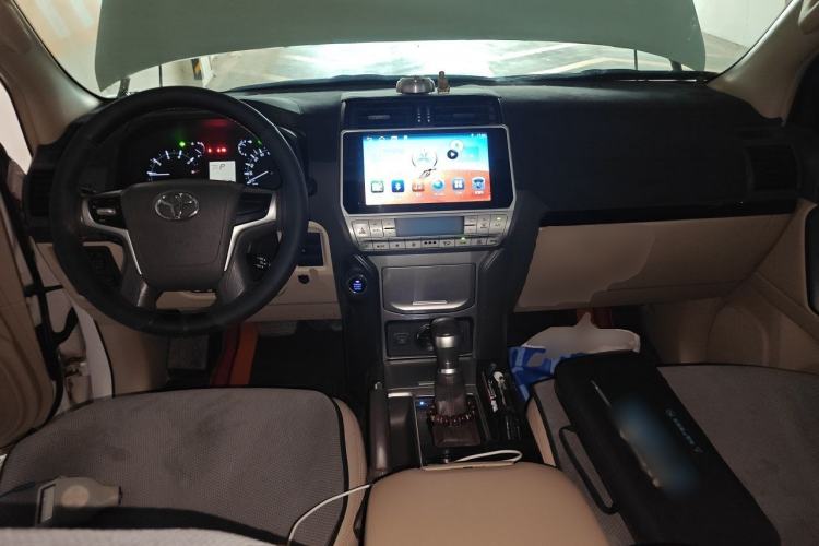 Used Toyota Prado  Center Console